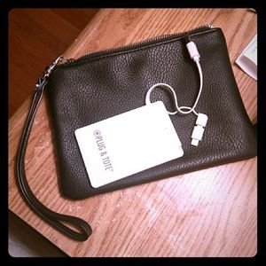 A Tech Fashion Steal from Francesca's!!